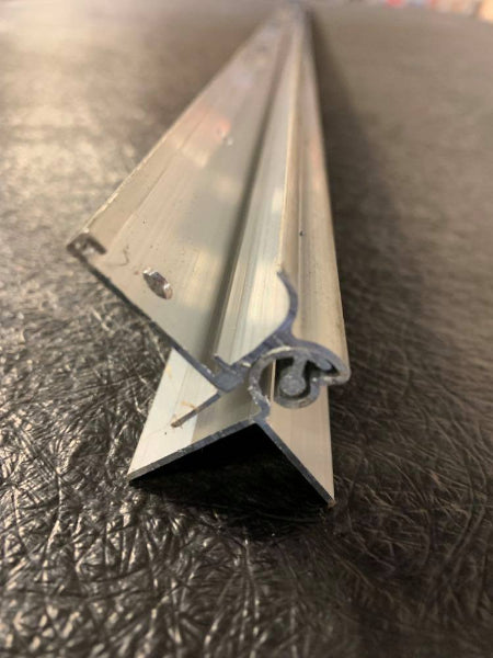 Hurricane Hinge with Rain Gutter